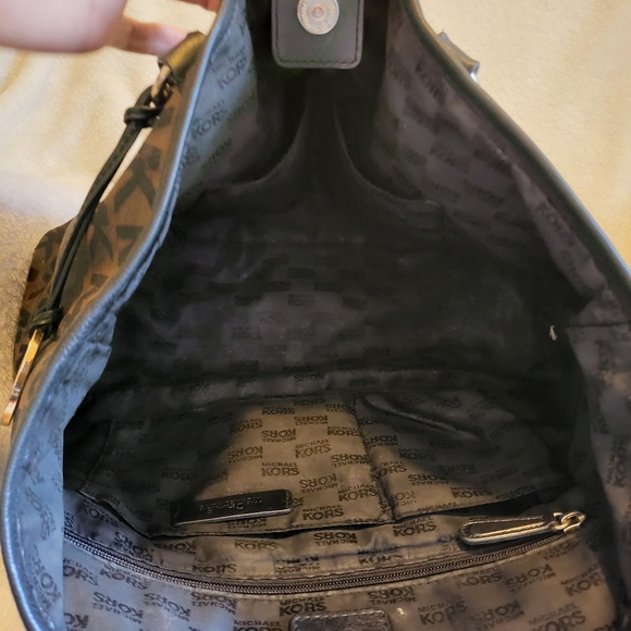 Michael Kors Tote - Picture 7 of 9